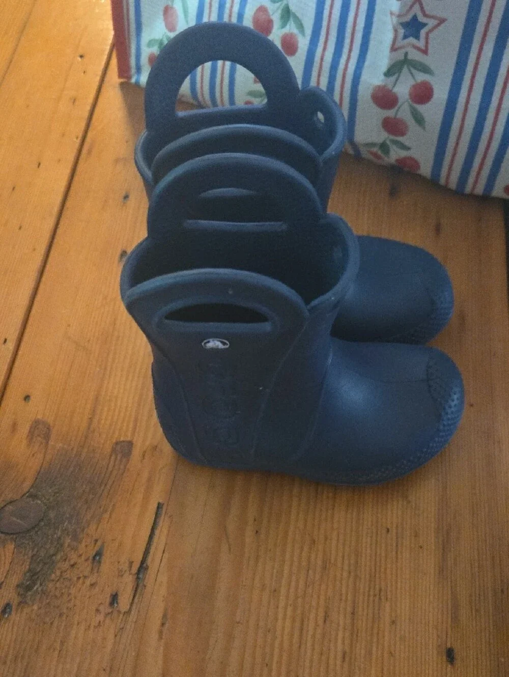 CROCS used normal